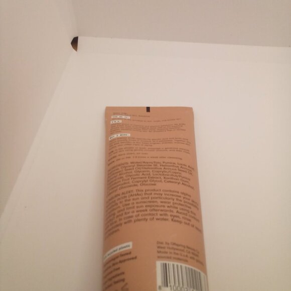 Versed Buff It Out AHA Exfoliating Body Scrub 6 fl oz - Picture 9 of 9